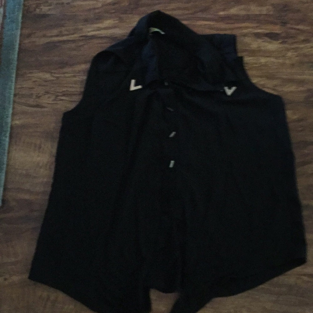 Black tied shirt